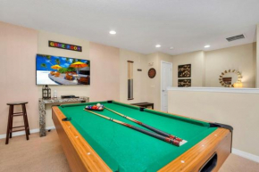 Themed Bedrooms & Private Pool Gated in Fun Resort townhouse